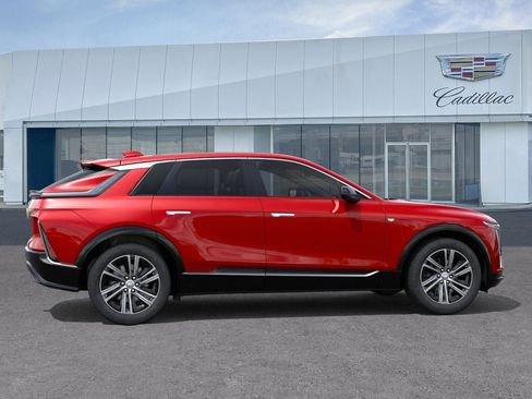 New 2025 Cadillac Lyriq Luxury image 5
