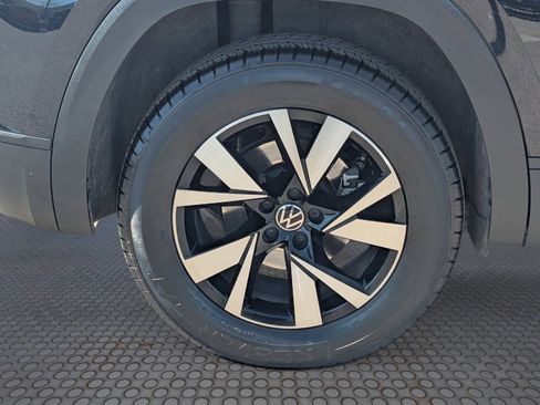 Used 2023 Volkswagen Atlas Cross Sport SE image 10