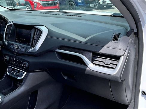 Used 2024 GMC Terrain SLE AWD/4WD image 16