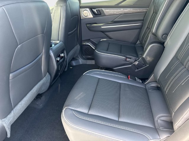 New 2027 Buick Enclave Avenir FWD image 12