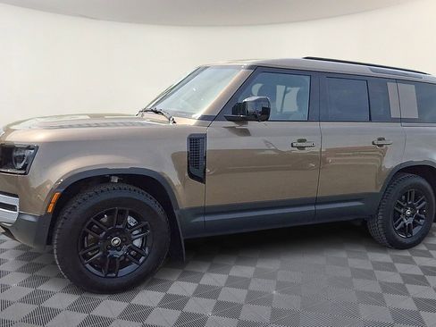 Certified 2025 Land Rover Defender 110 S AWD/4WD image 4