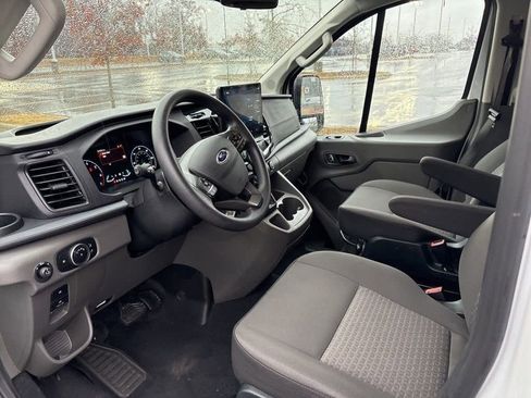 Used 2023 Ford Transit 350 XLT image 21