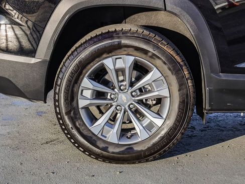 Used 2025 Chevrolet Equinox LT image 12