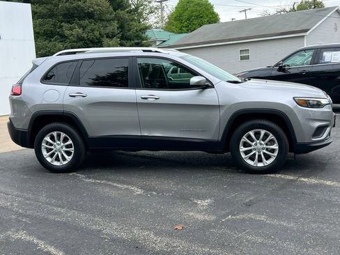 Used 2020 Jeep Cherokee Latitude w/ Cold Weather Group AWD/4WD image 40