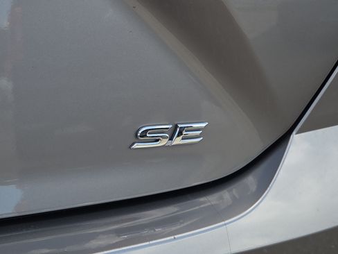 Used 2025 Toyota Camry SE FWD image 31