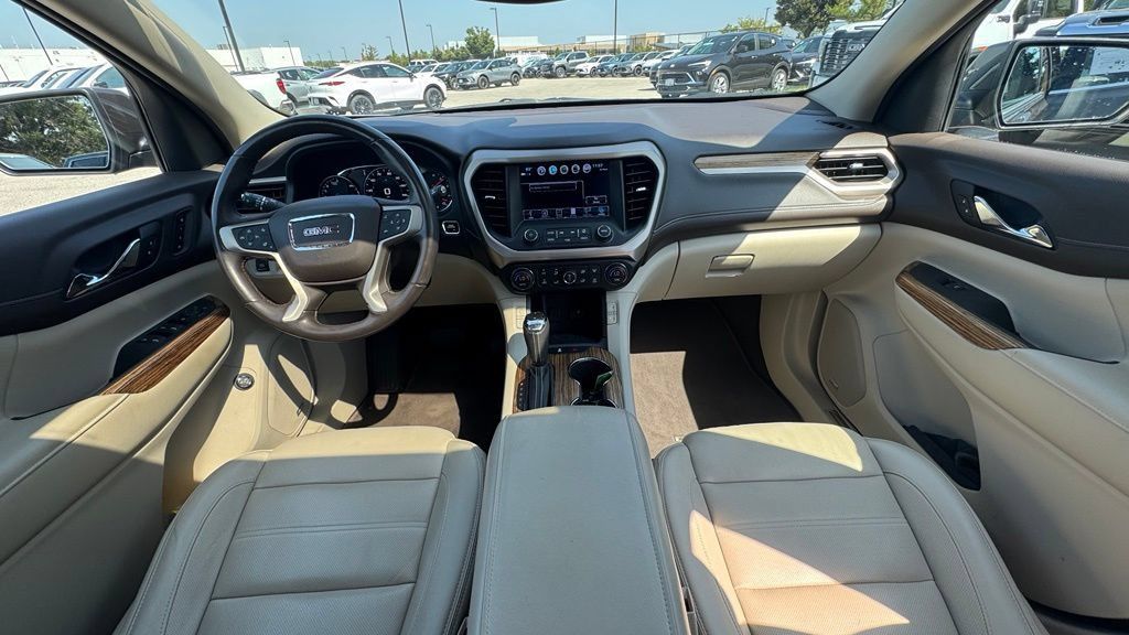 Used 2019 GMC Acadia Denali w/ Technology Package FWD image 15