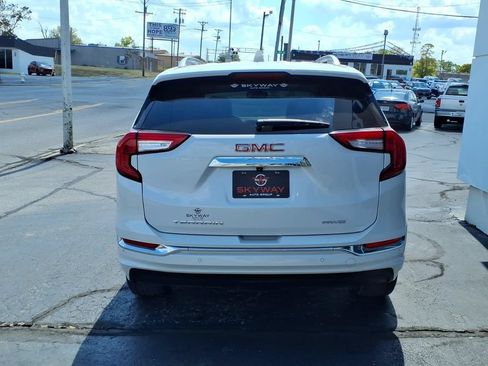 Used 2024 GMC Terrain Denali w/ Denali Premium Package AWD/4WD image 5
