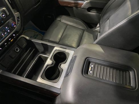 Used 2019 GMC Sierra 2500 SLT w/ Duramax Plus Package image 18