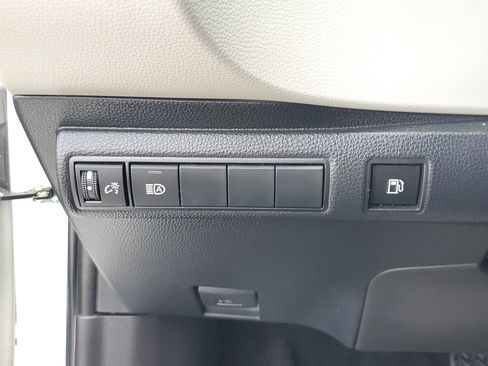 Used 2024 Toyota Corolla LE FWD image 28