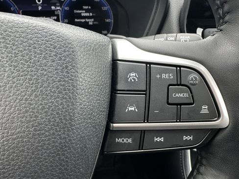 Used 2024 Toyota Grand Highlander AWD image 17