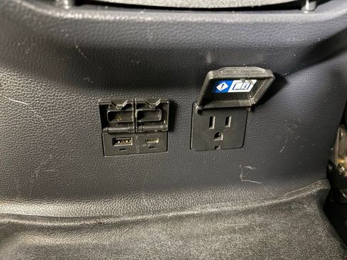 Used 2023 Toyota Tundra Limited image 34