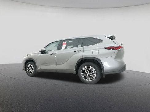New 2026 Toyota Highlander XLE image 20