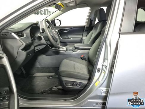Used 2024 Toyota RAV4 XLE FWD image 9