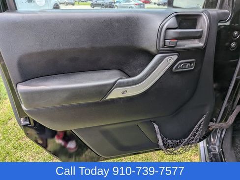 Used 2015 Jeep Wrangler Unlimited Rubicon w/ Dual Top Group AWD/4WD image 12