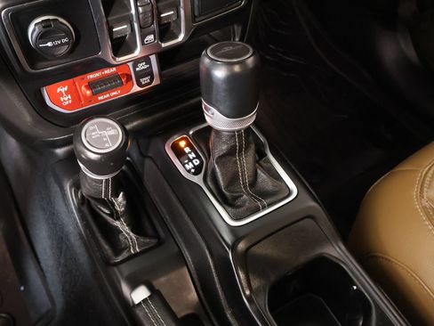Used 2021 Jeep Gladiator Rubicon AWD/4WD image 9