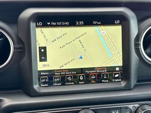 Used 2022 Jeep Wrangler Unlimited Sahara w/ Cold Weather Group AWD/4WD image 14