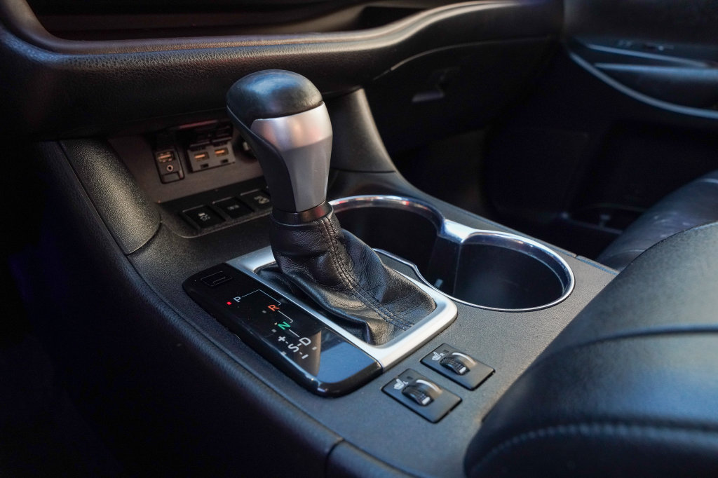 Used 2019 Toyota Highlander XLE AWD/4WD image 23
