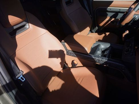 New 2026 Land Rover Defender 110 OCTA image 24