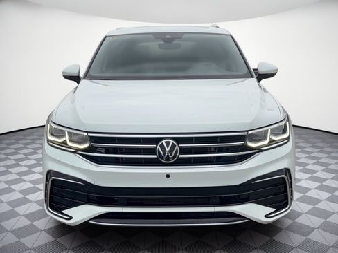 Used 2023 Volkswagen Tiguan SEL R-Line AWD/4WD image 6
