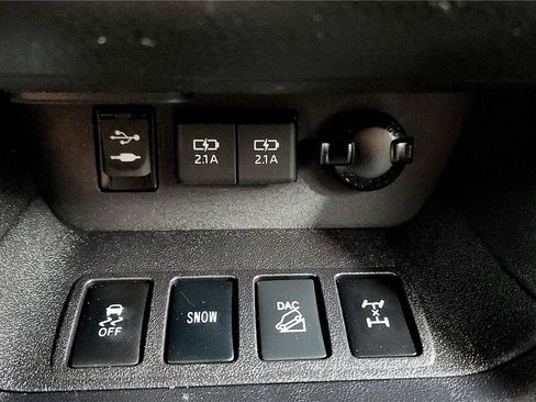 Used 2019 Toyota Highlander Limited w/ Carpet Mat Package (TMS) image 36