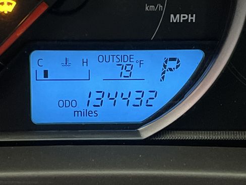 Used 2015 Toyota RAV4 XLE FWD image 9
