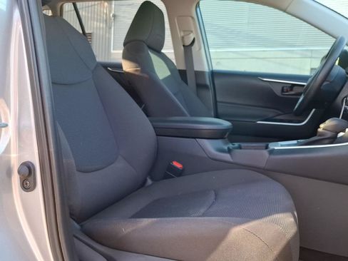 Used 2025 Toyota RAV4 LE AWD/4WD image 10