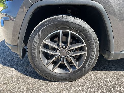 Used 2019 Jeep Grand Cherokee Limited w/ Luxury Group II AWD/4WD image 15