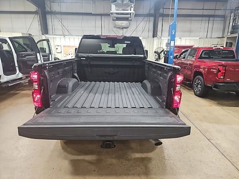 Used 2024 Chevrolet Silverado 2500 LT AWD/4WD image 10