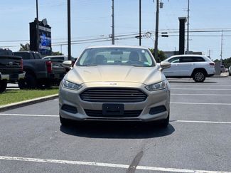 Used 2015 Ford Fusion SE FWD video 2