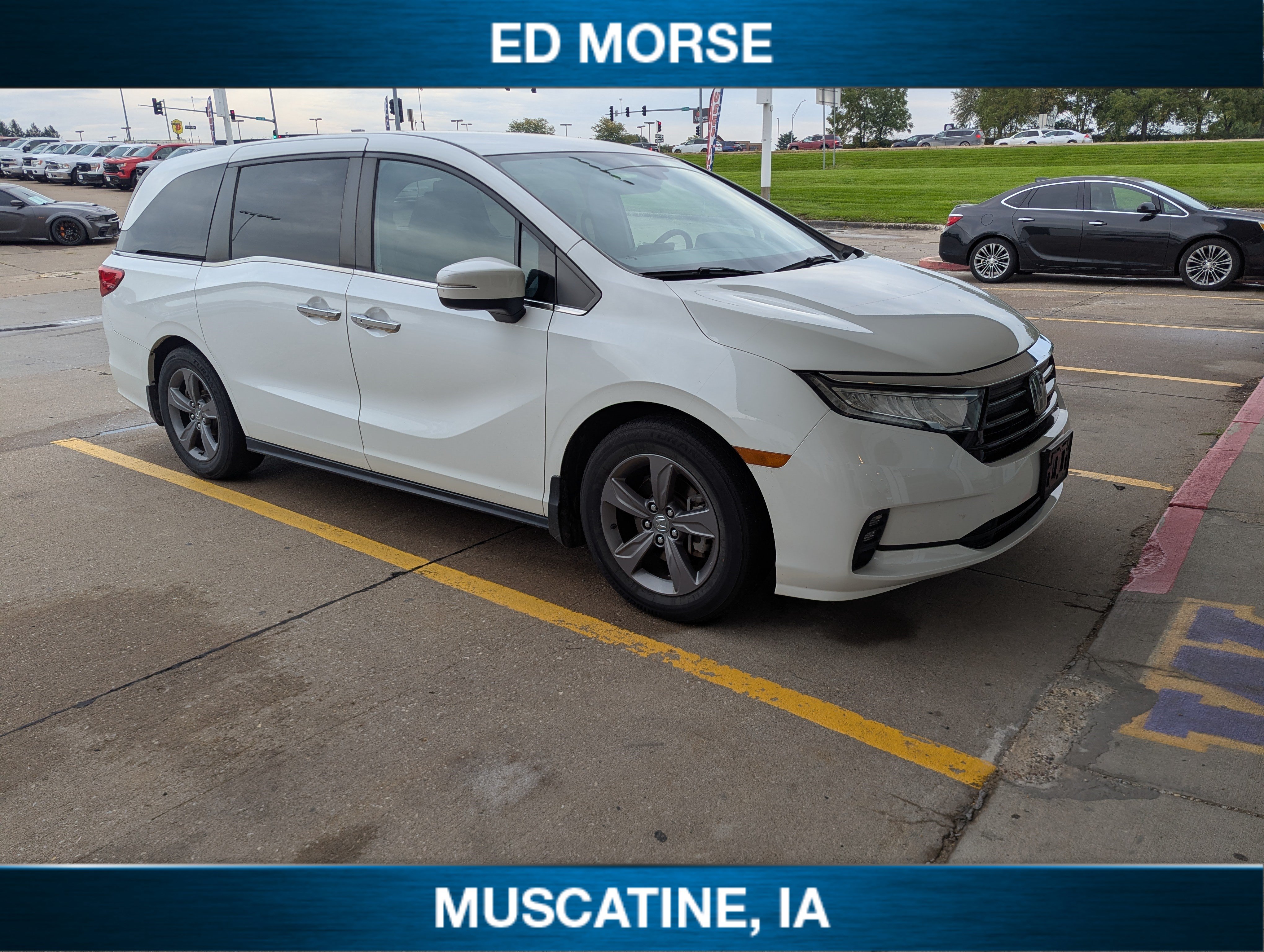 Used 2022 Honda Odyssey EX image 2