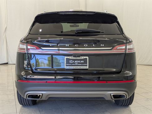 Used 2021 Lincoln Nautilus Reserve w/ Monochromatic Package image 8