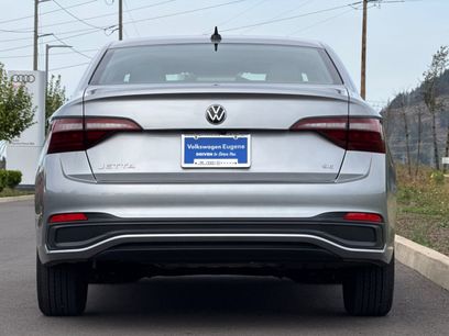 Used 2024 Volkswagen Jetta SE w/ Panoramic Sunroof Package