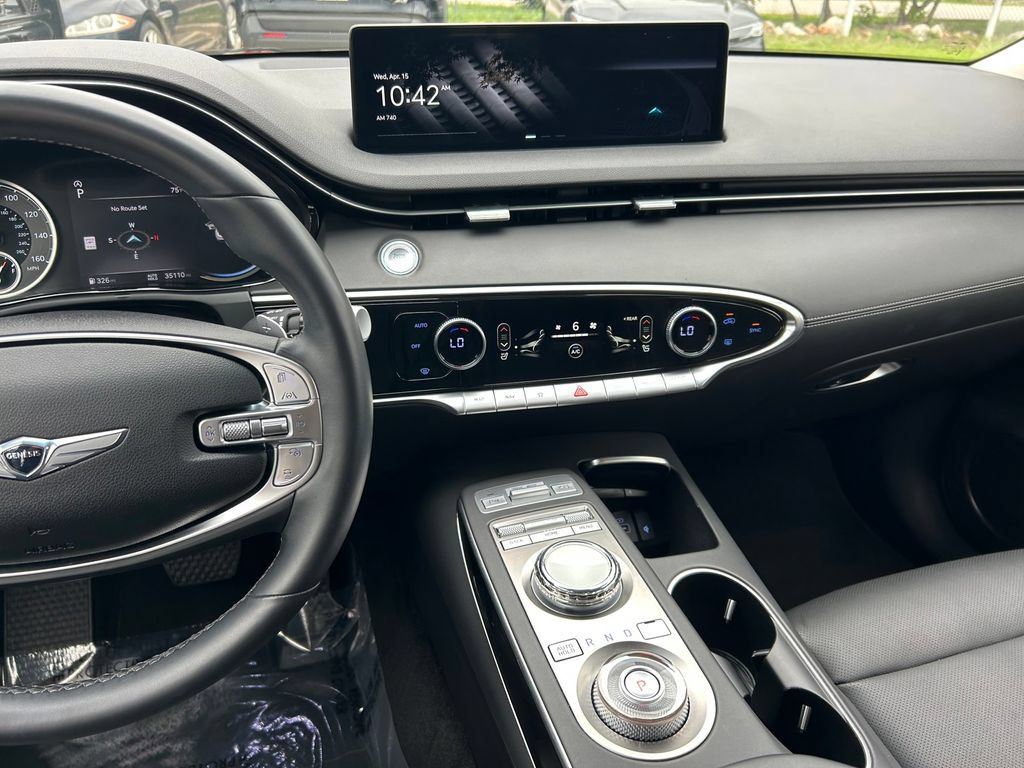 Used 2025 Genesis GV70 2.5T AWD/4WD image 17
