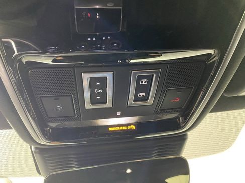 Used 2022 Land Rover Range Rover Velar R-Dynamic S image 16