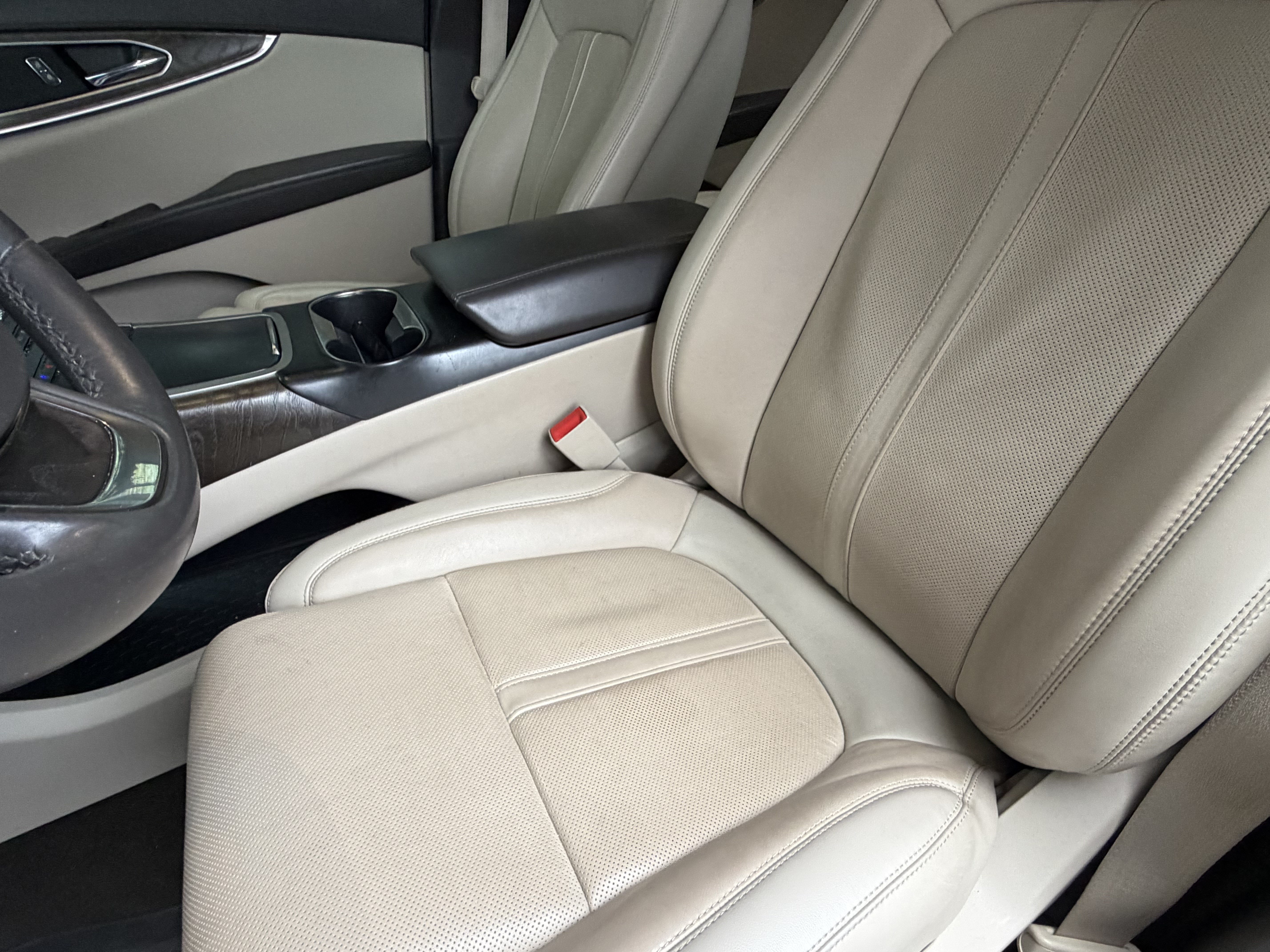 Used 2020 Lincoln Nautilus Reserve w/ Equipment Group 201A FWD image 16