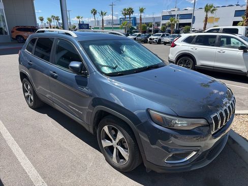 Used 2019 Jeep Cherokee Limited image 9