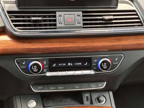 Used 2023 Audi Q5 2.0T Premium Plus w/ Premium Plus Package AWD/4WD image 19