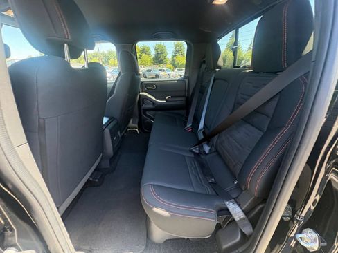 Used 2026 Nissan Frontier PRO-4X AWD/4WD image 25