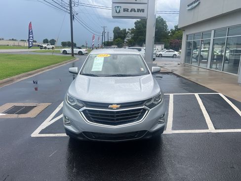 Used 2019 Chevrolet Equinox LT w/ LPO, Cargo Package FWD image 4