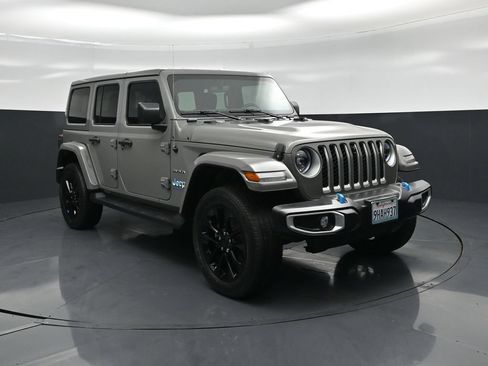 Used 2023 Jeep Wrangler Unlimited Sahara w/ Cold Weather Group AWD/4WD image 55