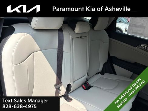 New 2025 Kia Sportage EX image 23