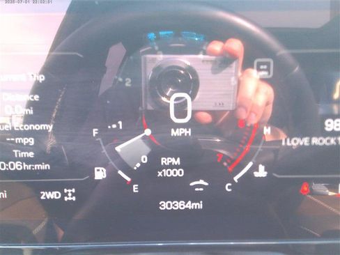 Used 2025 GMC Yukon XL Denali Ultimate AWD/4WD image 17