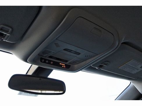 Used 2020 Chevrolet Blazer LT image 23