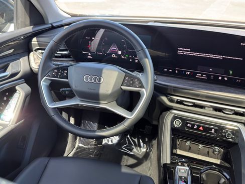 Used 2025 Audi Q5 Premium Plus w/ Premium Plus AWD/4WD image 23