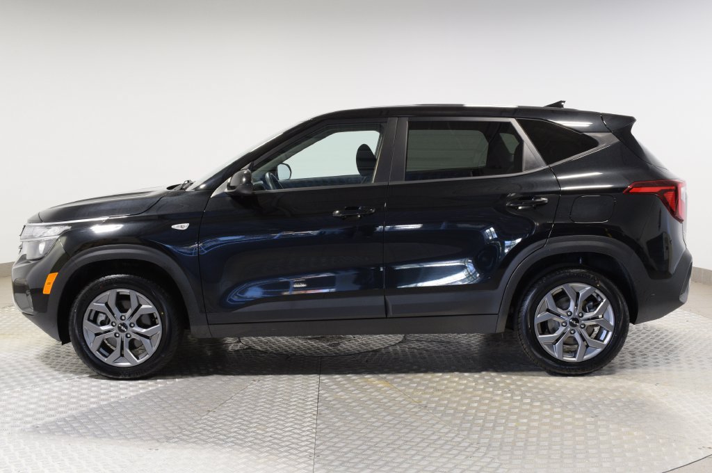Used 2024 Kia Seltos LX AWD/4WD image 4