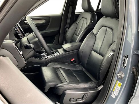 Used 2023 Volvo XC40 B4 Plus w/ Driver Assist Package image 33