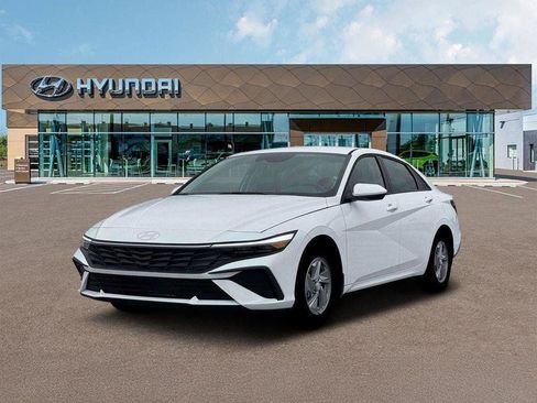 New 2026 Hyundai Elantra SE image 1