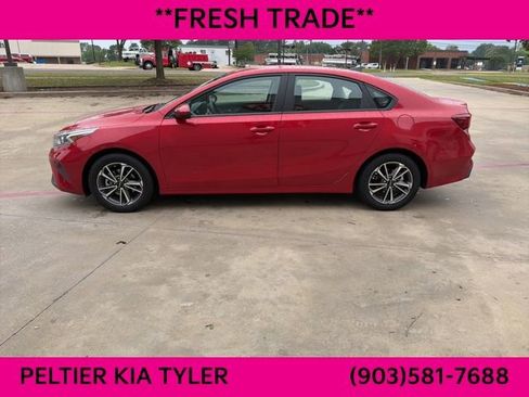 Certified 2022 Kia Forte LXS image 6