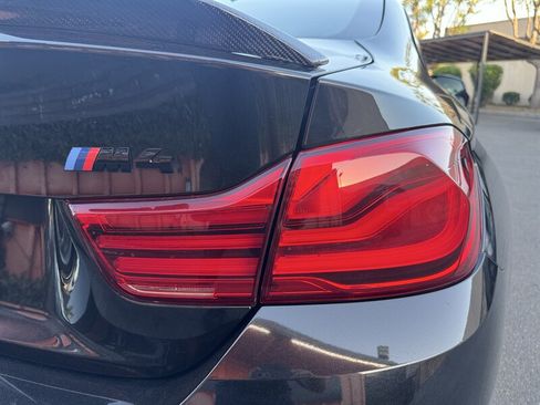 Used 2018 BMW M4 Coupe w/ Competition Package RWD image 18