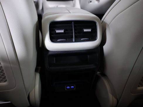 Used 2025 Mercedes-Benz GLE 350 4MATIC image 35